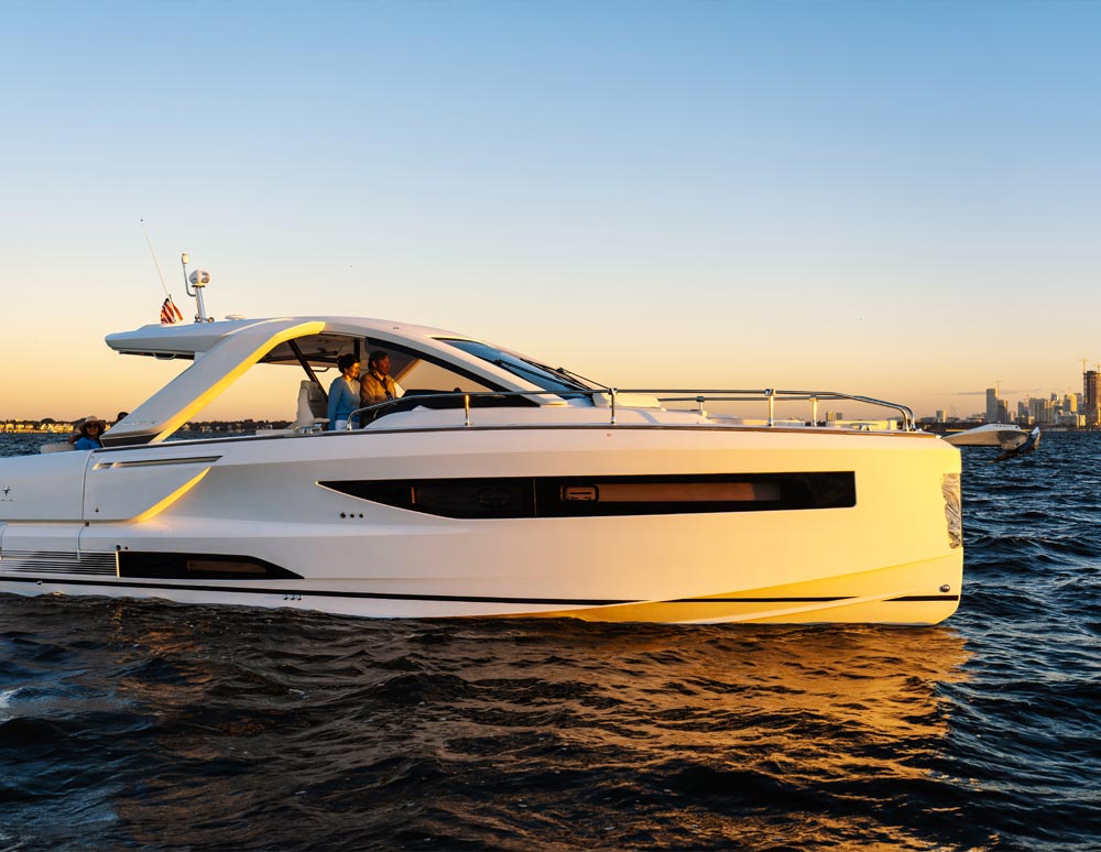 Hop aboard the DB/37 and get ready for a boatload of water thrills! 